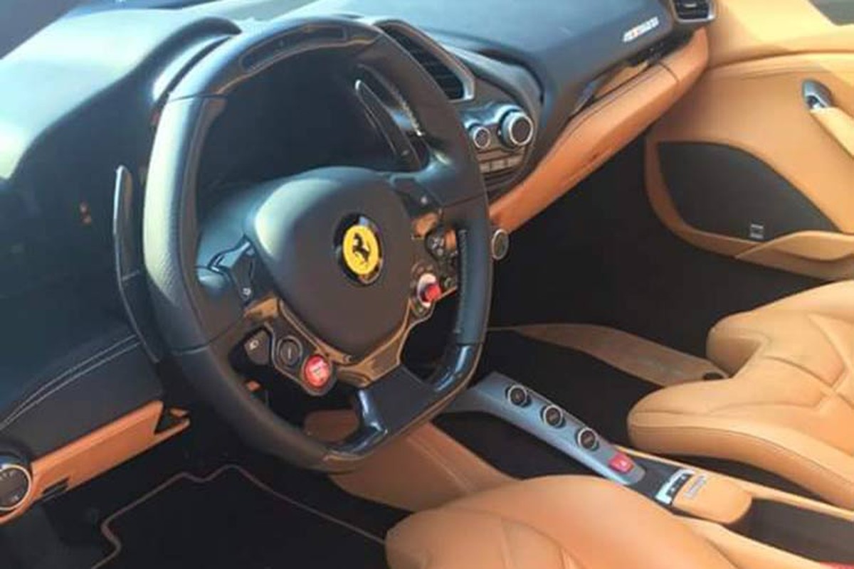 Sieu xe Ferrari 488 GTB dau tien 